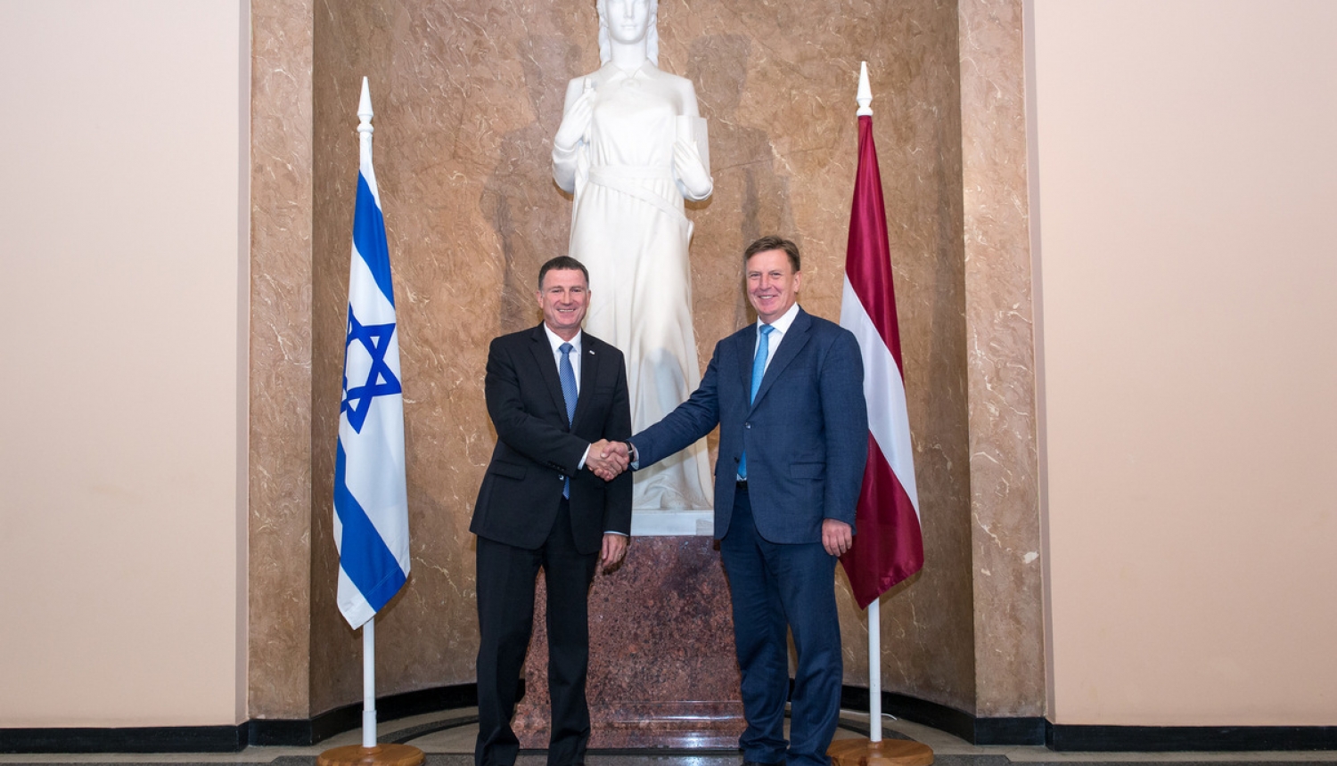 Ministru prezidents ar Izraēlas Kneseta priekšsēdētāju pārrunā abu valstu sadarbību