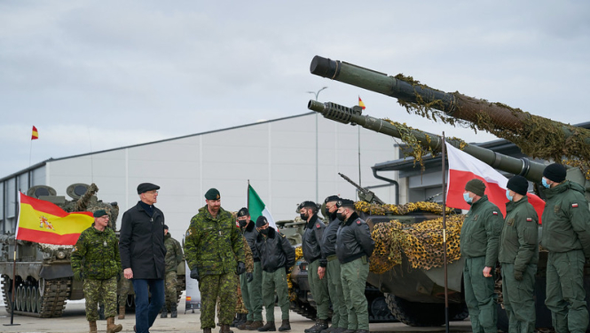 Ministru prezidents Krišjānis Kariņš apmeklēja Ādažu militāro bāzi