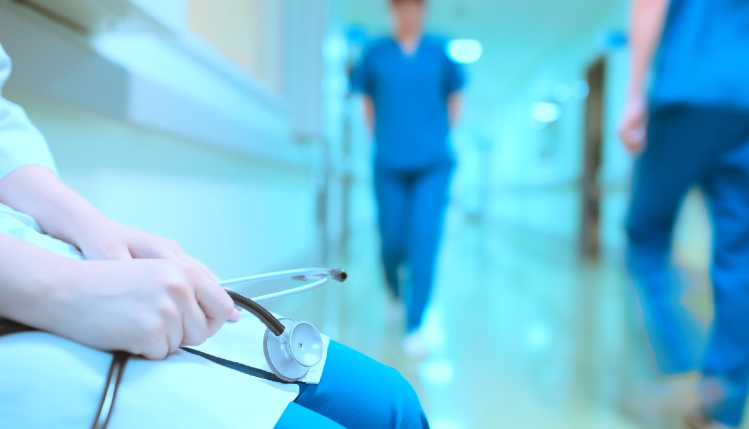 Nākošgad mediķu zemākā darba samaksa palielināsies par 25%