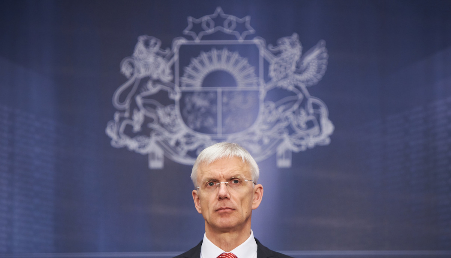 Kariņš uzdod veicināt ķirurģisko sejas masku ražošanu Latvijā