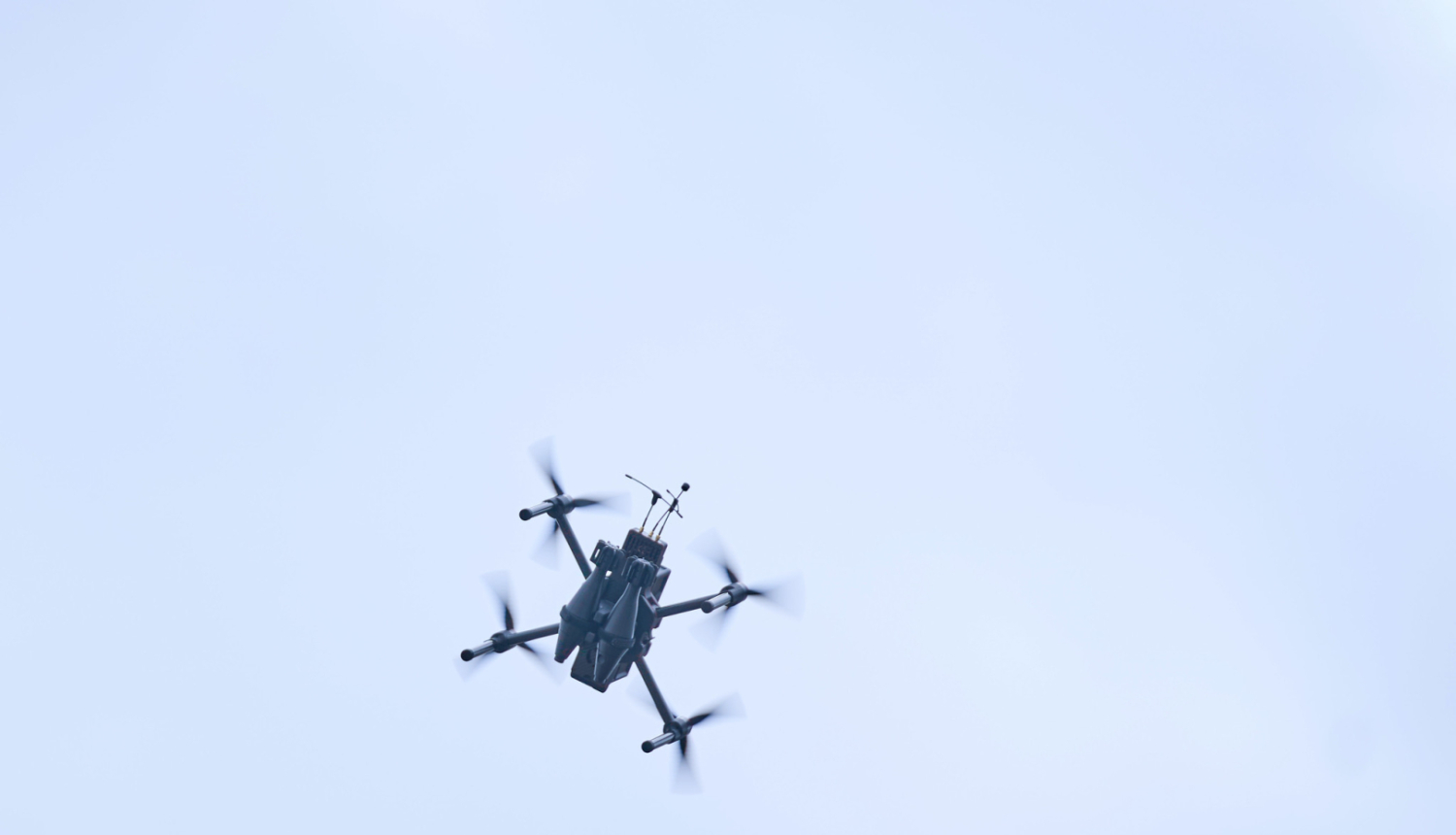Militārais drons