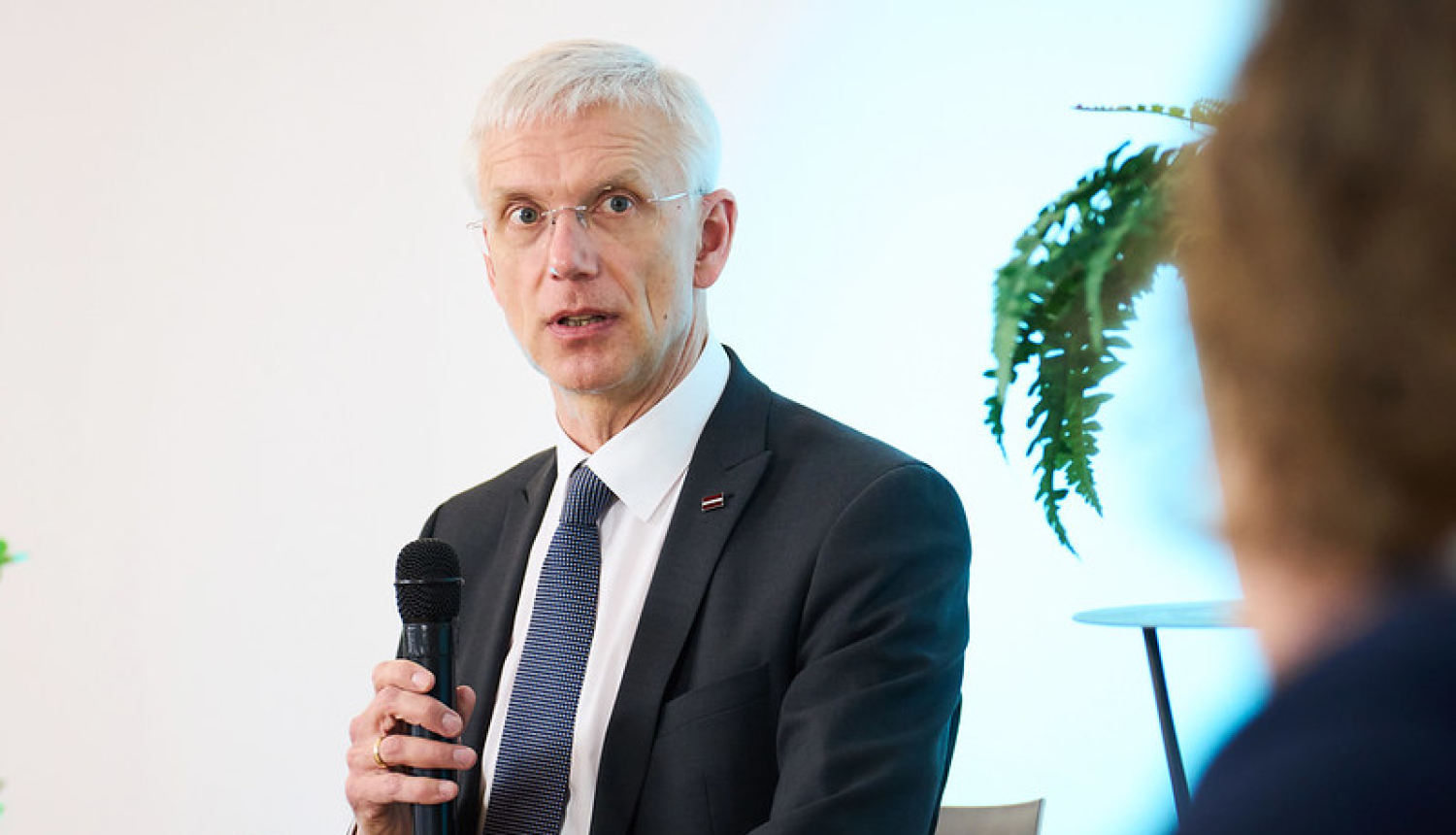 K. Kariņš piedalās diskusijā