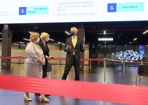Krišjānis Kariņš apmeklē vakcinācijas centru "ATTA centrs"