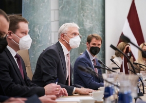 Ministru prezidents Krišjānis Kariņš un Polijas premjerministrs Mateušs Moraveckis