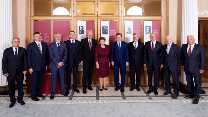 Ministru prezidenti: Latvijas panākumu atslēga – izglītoti cilvēki un augstvērtīgs darbs ikdienā