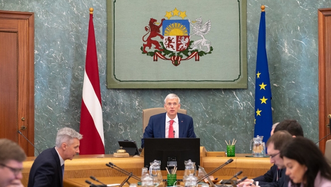 Deviņi Ministru kabineta locekļi turpinās darbu, ievērojot pašizolāciju dzīvesvietā