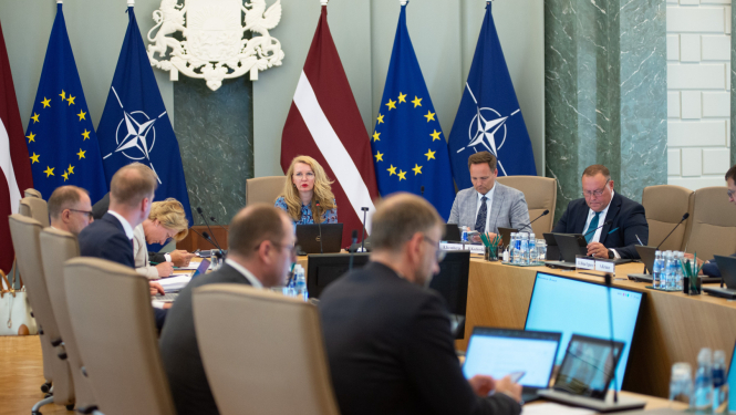 Tieslietu ministre Inese Lībiņa-Egnere vada Ministru kabineta sēdi