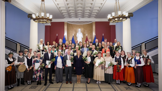 Ministru prezidente Evika Siliņa sveic XIII Latvijas Skolu jaunatnes dziesmu un deju svētku organizatorus