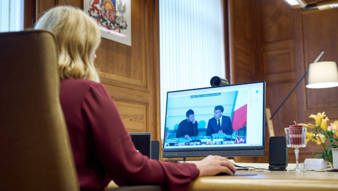 Ministru prezidente Evika Siliņa piedalās labas gribas koalīcijas videosarunā