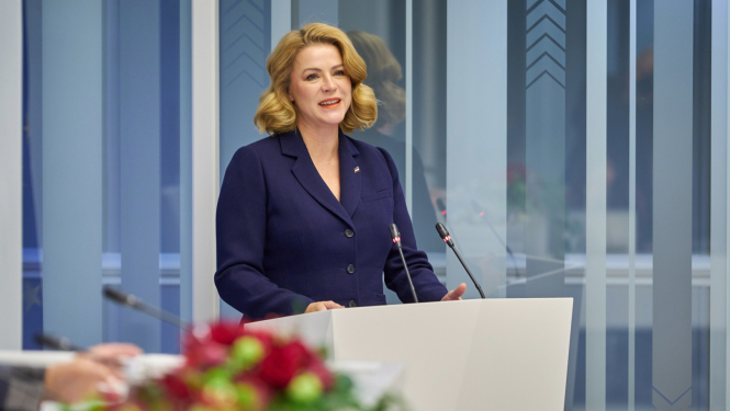 Ministru prezidente Evika Siliņa saka atklāšanas uzrunu Senioru dienā Saeimā "Sudraba ekonomika"