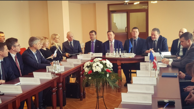Ministru prezidents ar Latgales pašvaldību vadītājiem apspriež reģionam aktuālos jautājumus