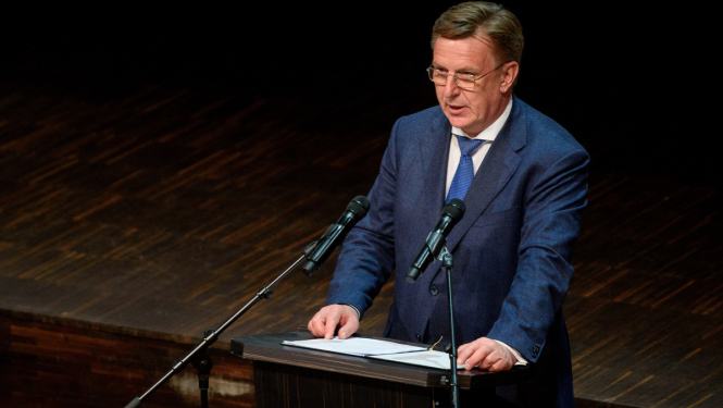 Ministru prezidents tiekas ar Japānas parlamentāriešiem