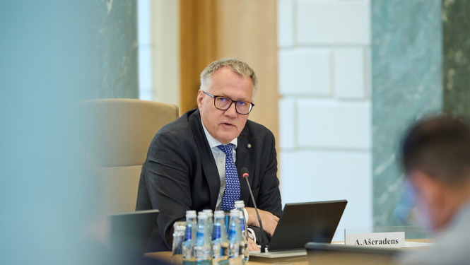 Arvils Ašeradens Finanšu ministrs
