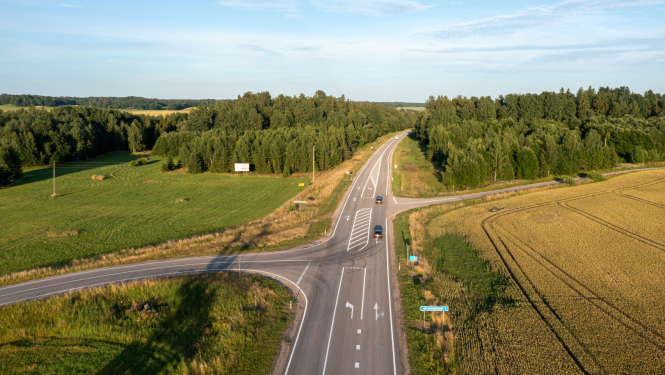 Ceļa posma sazarojums, lauku rajonā