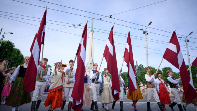 Dziesmu un deju svētku gājiens