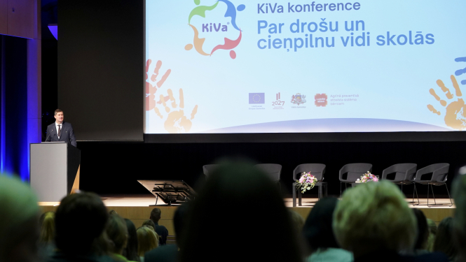 Skats uz konferences skatuvi