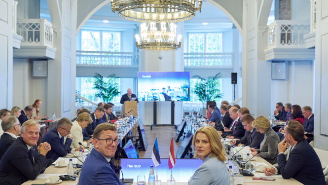 Ministru prezidente Evika Siliņa kopā ar Igaunijas premjerministru Kristenu Mihalu vada Igaunijas un Latvijas valdību kopīgo sēdi Tartu