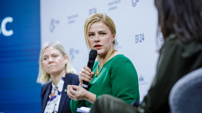 Ministru prezidente Evika Siliņa piedalās paneļdiskusijā Minhenes drošības konferencē