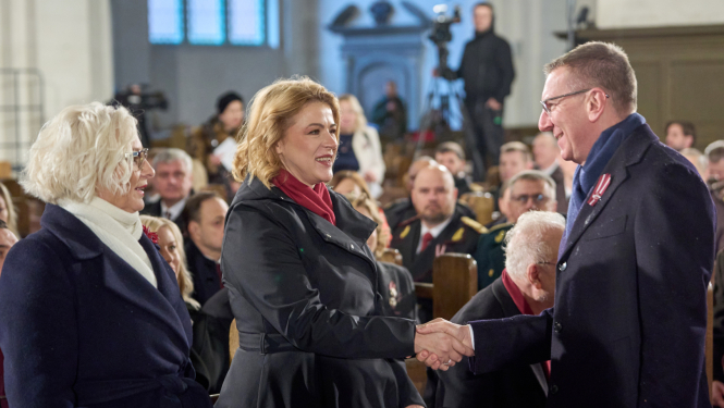 Ministru prezidente Evika Siliņa, Saeimas priekšsēdētāja Daiga Mieriņa un Valsts prezidents Edgars Rinkēvičs