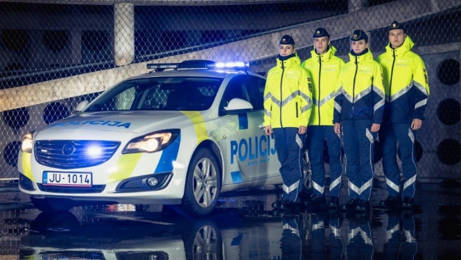 Valdībā apstiprina Valsts policijas amatpersonu jauno formas tērpu aprakstus