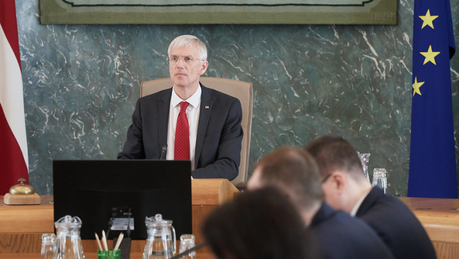Valdība apstiprina vienotu likumu par atbalstu uzņēmējdarbībai un darba ņēmējiem Covid-19 dēļ