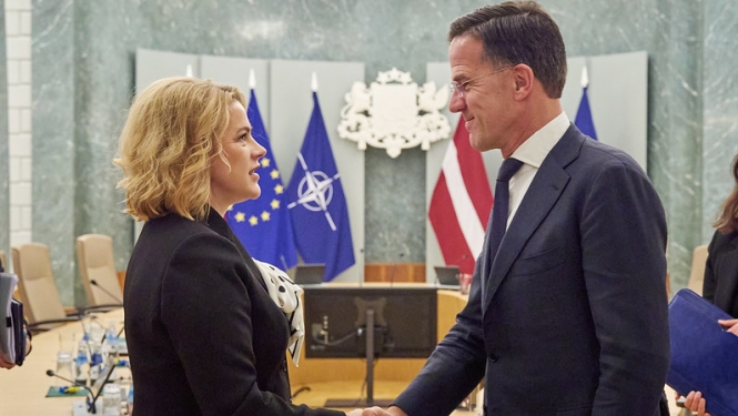 Evika Siliņa un Marks Rute sarokojas Ministru kabinetā