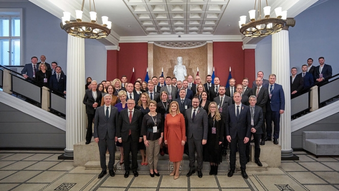 Latvijas valdības un Ārvalstu investoru padomes Latvijā (FICIL) augsta līmeņa sanāksmes dalībnieki