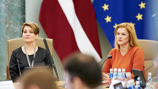 Ministru prezidente Evika Siliņa un FICIL valdes priekšsēdētāja Zlata Elksniņa-Zaščirinska