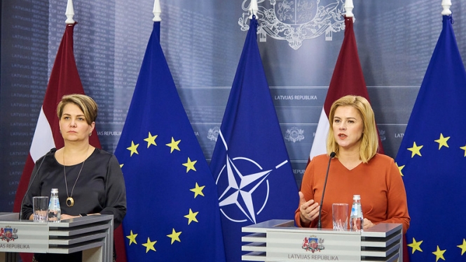 Foto no Ministru prezidentes Evikas Siliņas un FICIL valdes priekšsēdētājas Zlatas Elksniņas-Zaščirinskas preses konferences