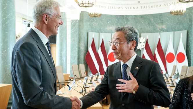 Kariņš un Nagahama