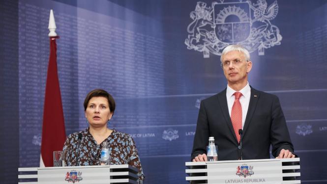 Premjerministrs K. Kariņš un veselības ministre I.Viņķele