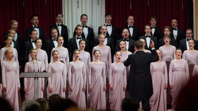 Jauniešu koris "Kamēr..."