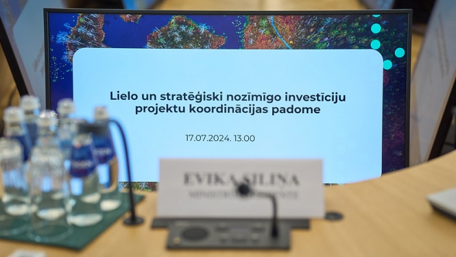 Teksts datorā: Lielo un stratēģiski nozīmīgo investīciju projektu koordinācijas padomes sēde. 