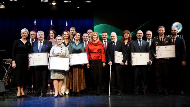 Ministru kabineta balvas laureāti, Ministru prezidente un ministri kopbildē