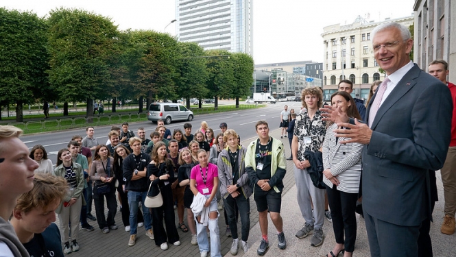 Ministru prezidents Krišjānis Kariņš tiekas ar jauniešiem