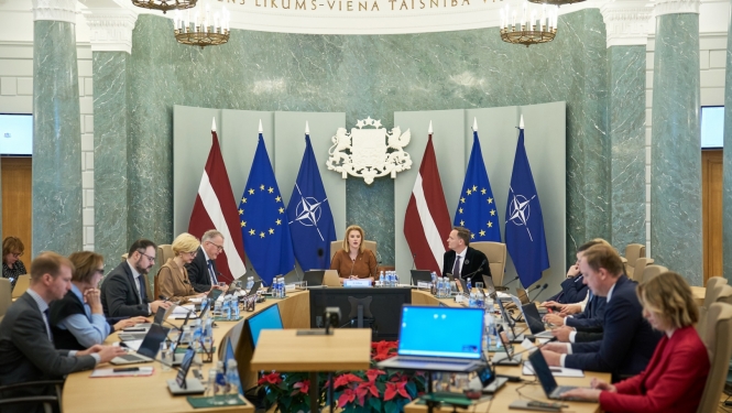 Valdības ministri piedalās Ministru kabineta sēdē