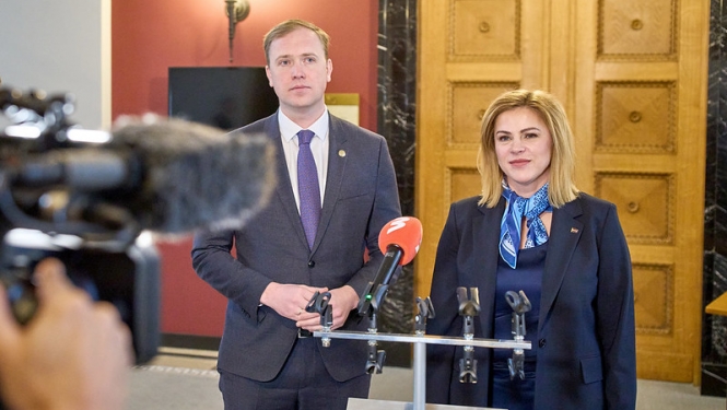 Ekonomikas ministrs Viktors Valainis un Ministru prezidente Evika Siliņa