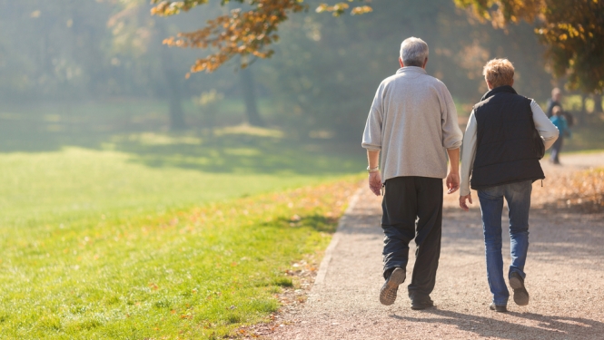 Seniori pastaigājas
