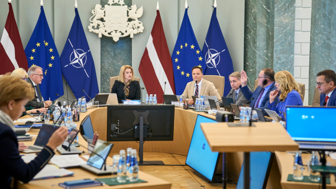 Valdības ministri piedalās Ministru kabineta sēdē