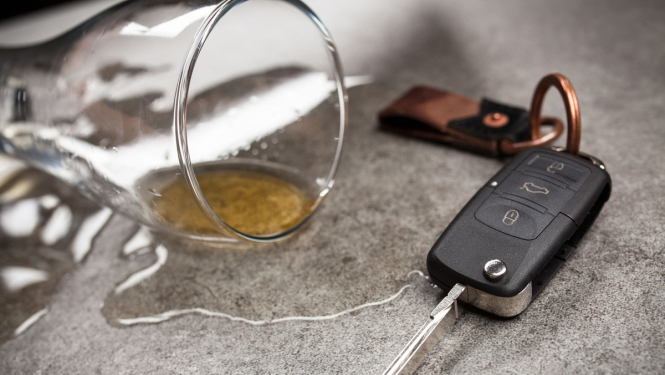 Autovadītāji turpmāk nevarēs atteikties no pūšanas alkometrā