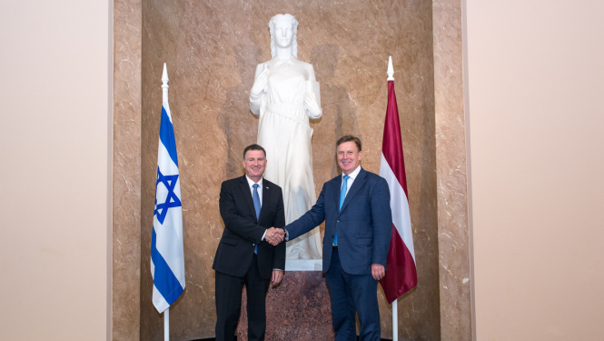 Ministru prezidents ar Izraēlas Kneseta priekšsēdētāju pārrunā abu valstu sadarbību
