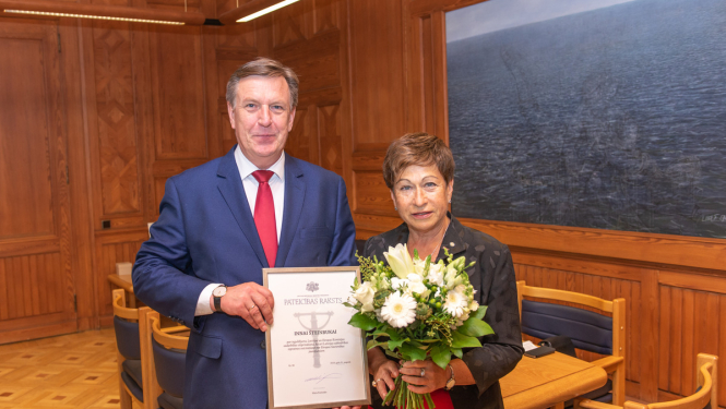 Ministru prezidents pateicas I. Šteinbukai par Latvijas un EK sadarbības stiprināšanu