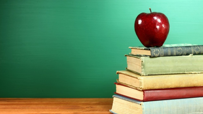 Eksāmenu kārtošana latviešu valodā skolu absolventiem nodrošinās vienādas iespējas darba un izglītības tirgū