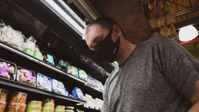 No 9. novembra jāievēro stingrāki epidemioloģiskās drošības pasākumi tirdzniecībā