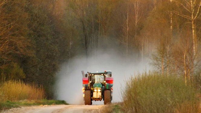 Uzlabos drošību ceļu satiksmē mācību braucienu laikā ar traktortehniku