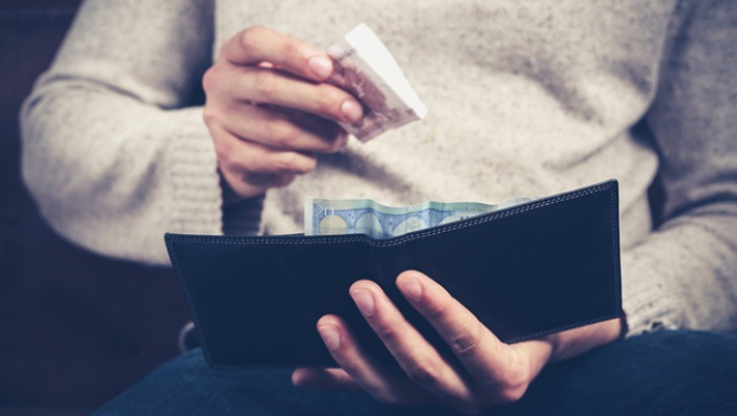 Valsts no līdzekļiem neparedzētiem gadījumiem segs pusi no pašvaldībās izmaksātajiem krīzes pabalstiem