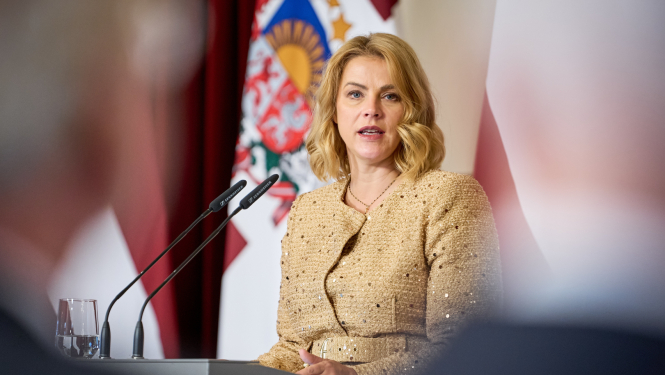 Ministru prezidente piedalās Valstiskuma balvas pasniegšanas ceremonijā