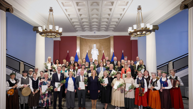 Ministru prezidente Evika Siliņa sveic XIII Latvijas Skolu jaunatnes dziesmu un deju svētku organizatorus