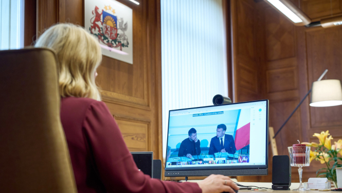 Ministru prezidente Evika Siliņa piedalās labas gribas koalīcijas videosarunā