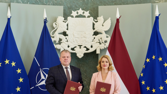 Ministru prezidente un Latvijas Pašvaldību savienības (LPS) priekšsēdis paraksta Ministru kabineta un LPS vienošanās un domstarpību protokolu par 2026. gada valsts budžetu un budžeta ietvaru 2026. – 2028. gadam